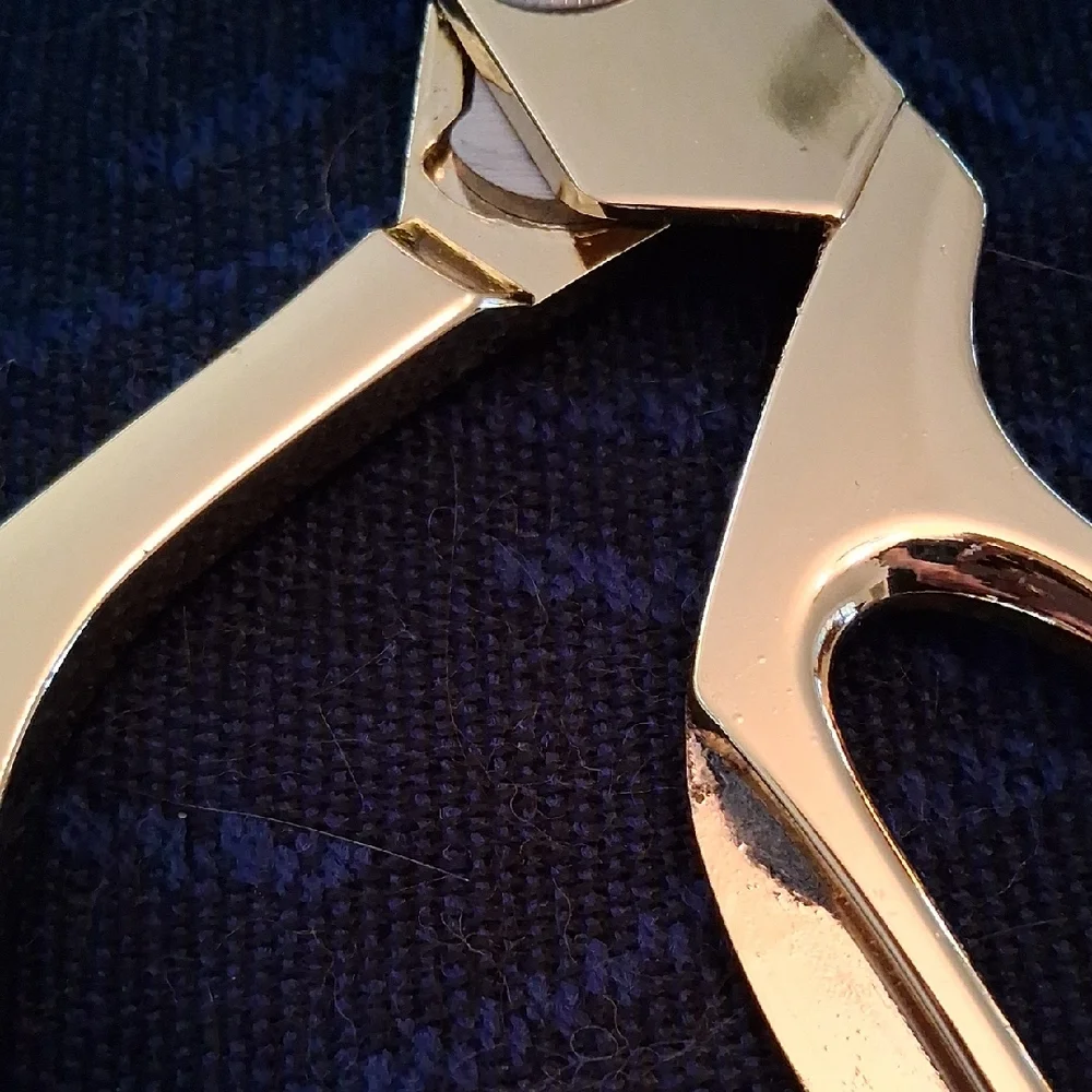 Gold Scissors - Picture 3 of 5
